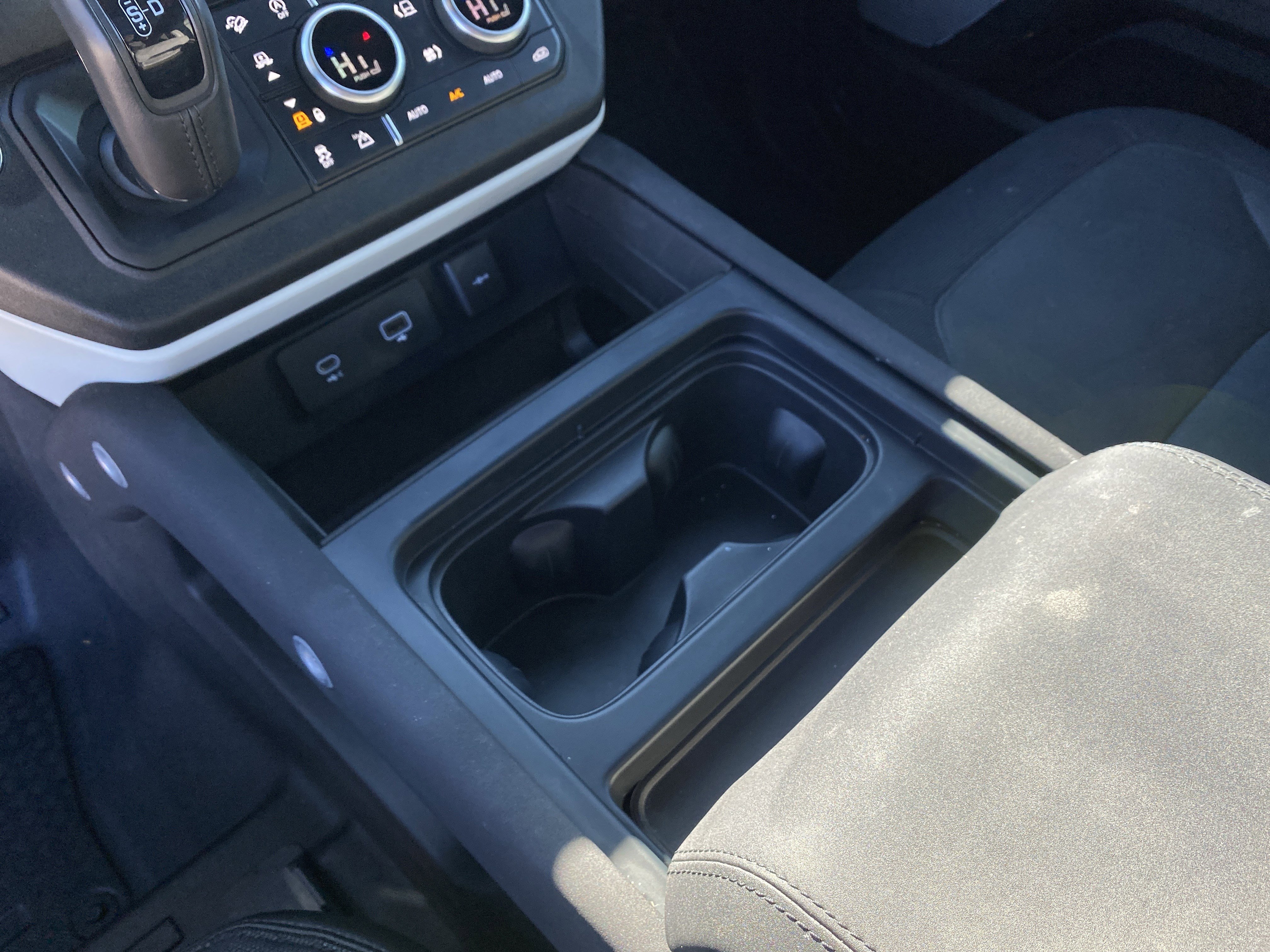 Used 2023 Land Rover Defender 130 X-Dynamic SE image 68