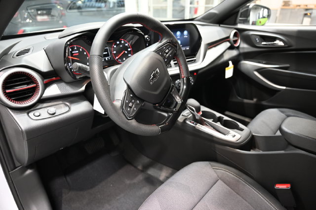New 2026 Chevrolet Trax RS w/ Sunroof Package FWD image 22