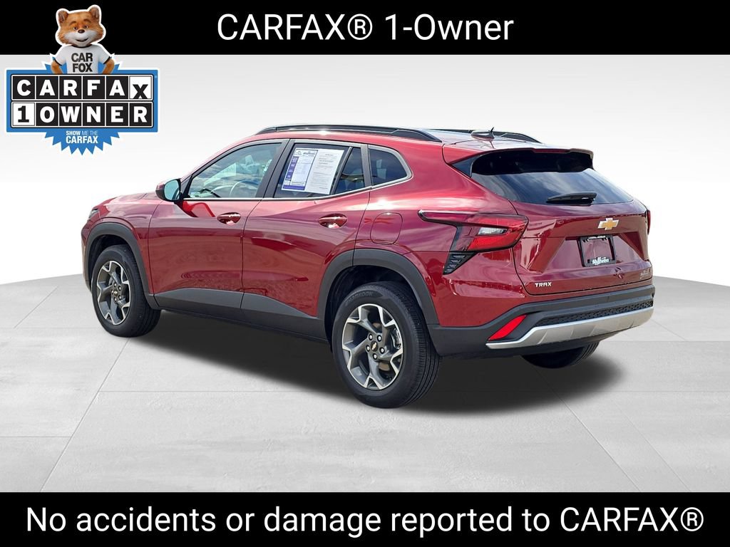 Used 2025 Chevrolet Trax LT w/ Driver Confidence Package FWD image 4