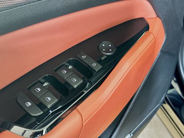 Used 2023 Kia Sportage SX image 7