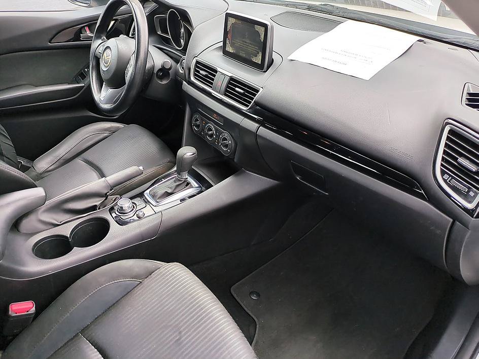 Used 2016 MAZDA MAZDA3 i Sport w/ Preferred Equipment Package FWD image 34