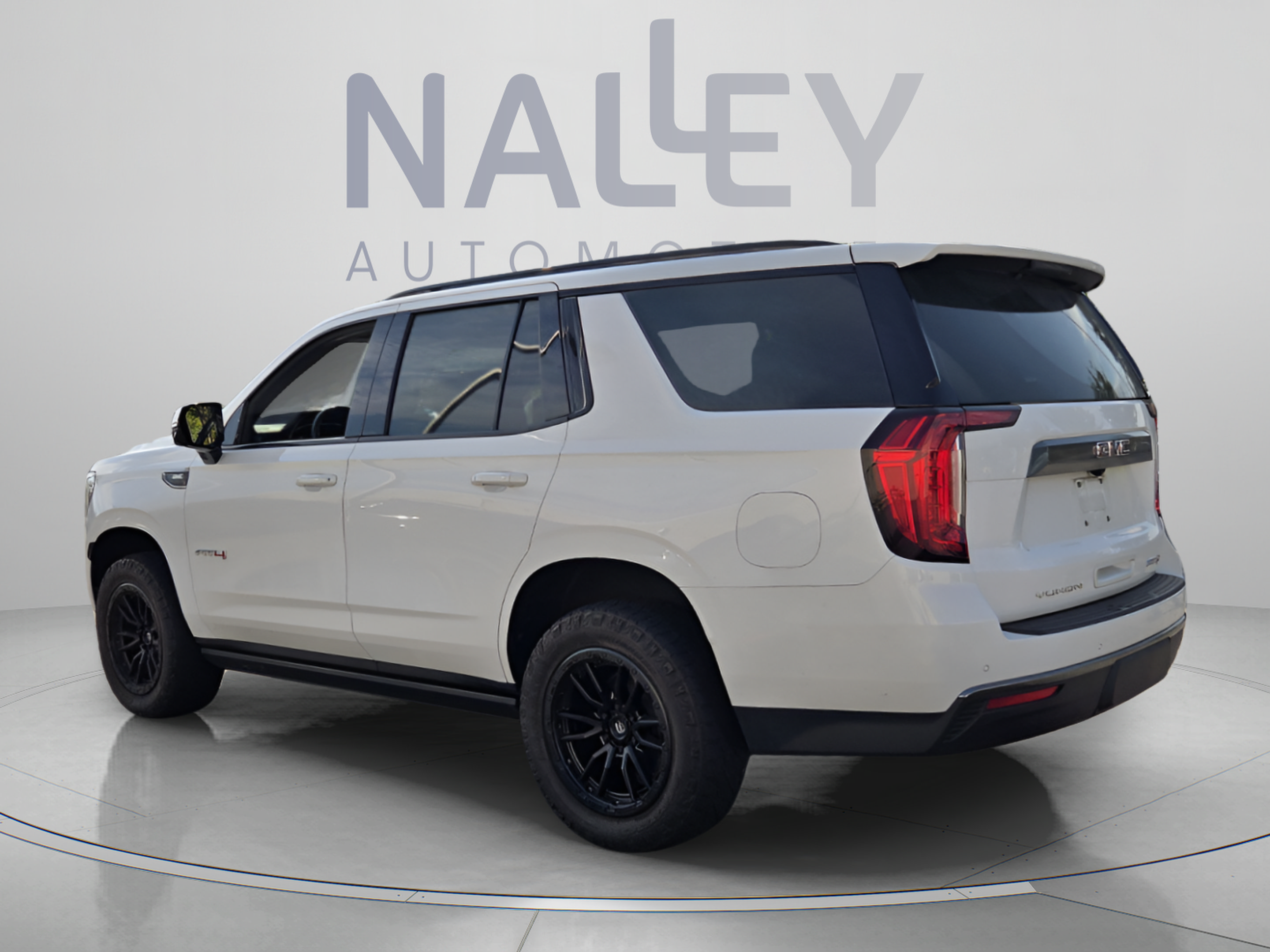 Used 2022 GMC Yukon AT4 w/ AT4 Premium Plus Package AWD/4WD image 3
