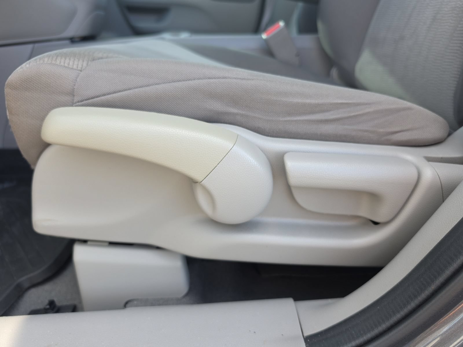 Used 2013 Honda CR-V LX image 16
