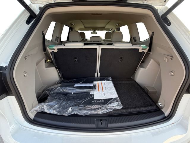 New 2025 Volkswagen Atlas SEL image 16