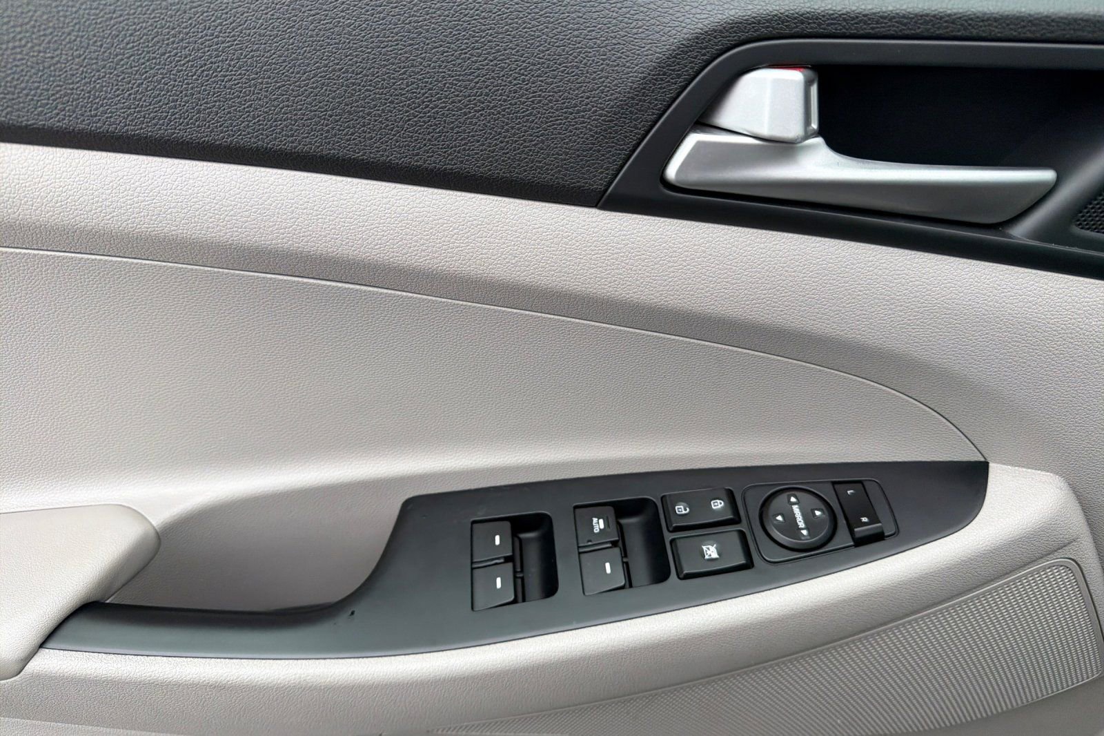 Used 2020 Hyundai Tucson Value FWD image 11