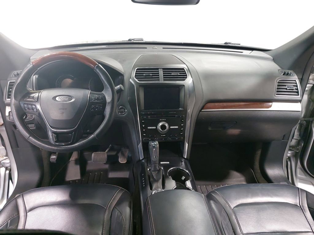 Used 2018 Ford Explorer Platinum AWD/4WD image 9