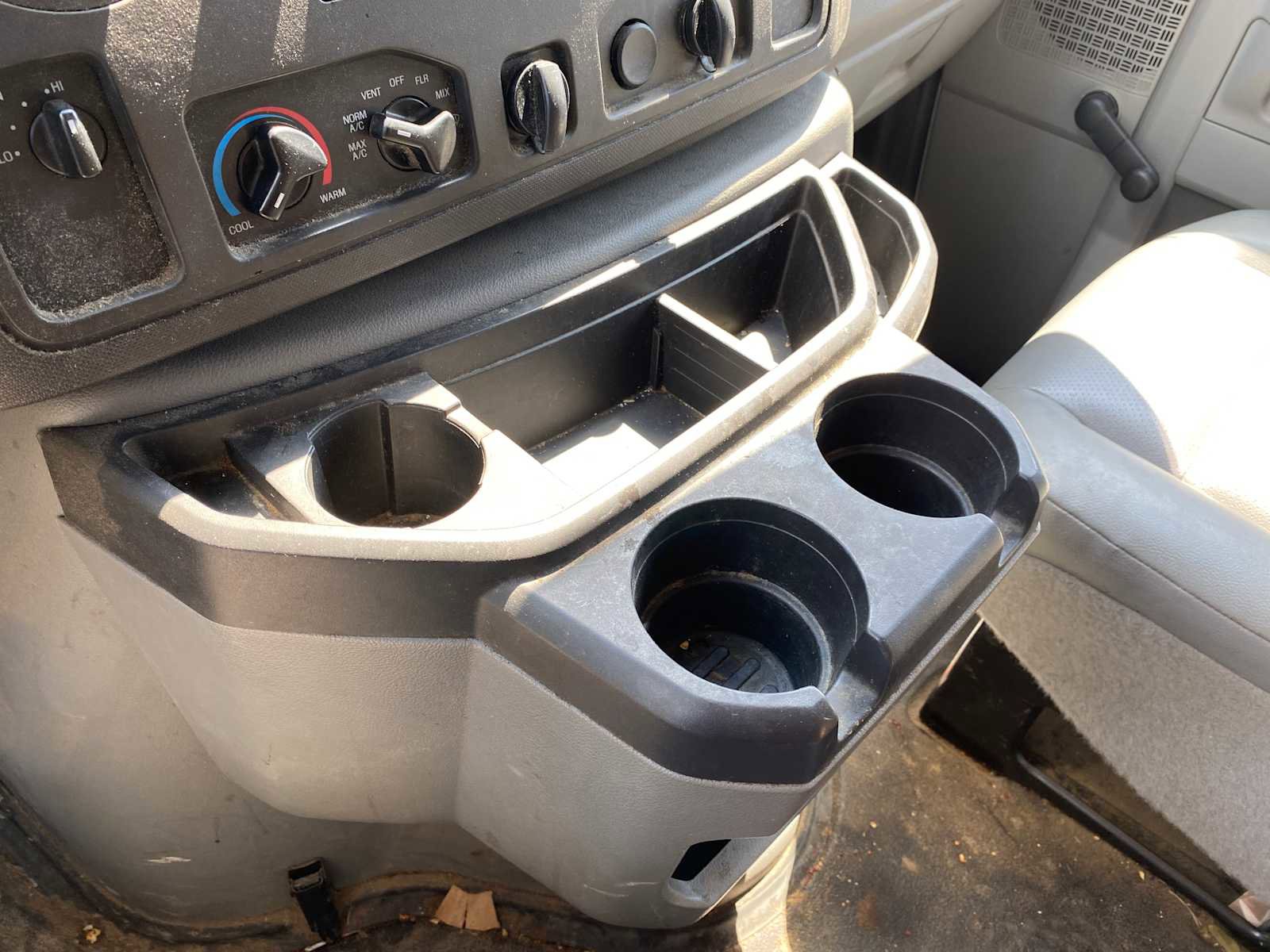 Used 2017 Ford E-450 and Econoline 450 Super Duty RWD image 10