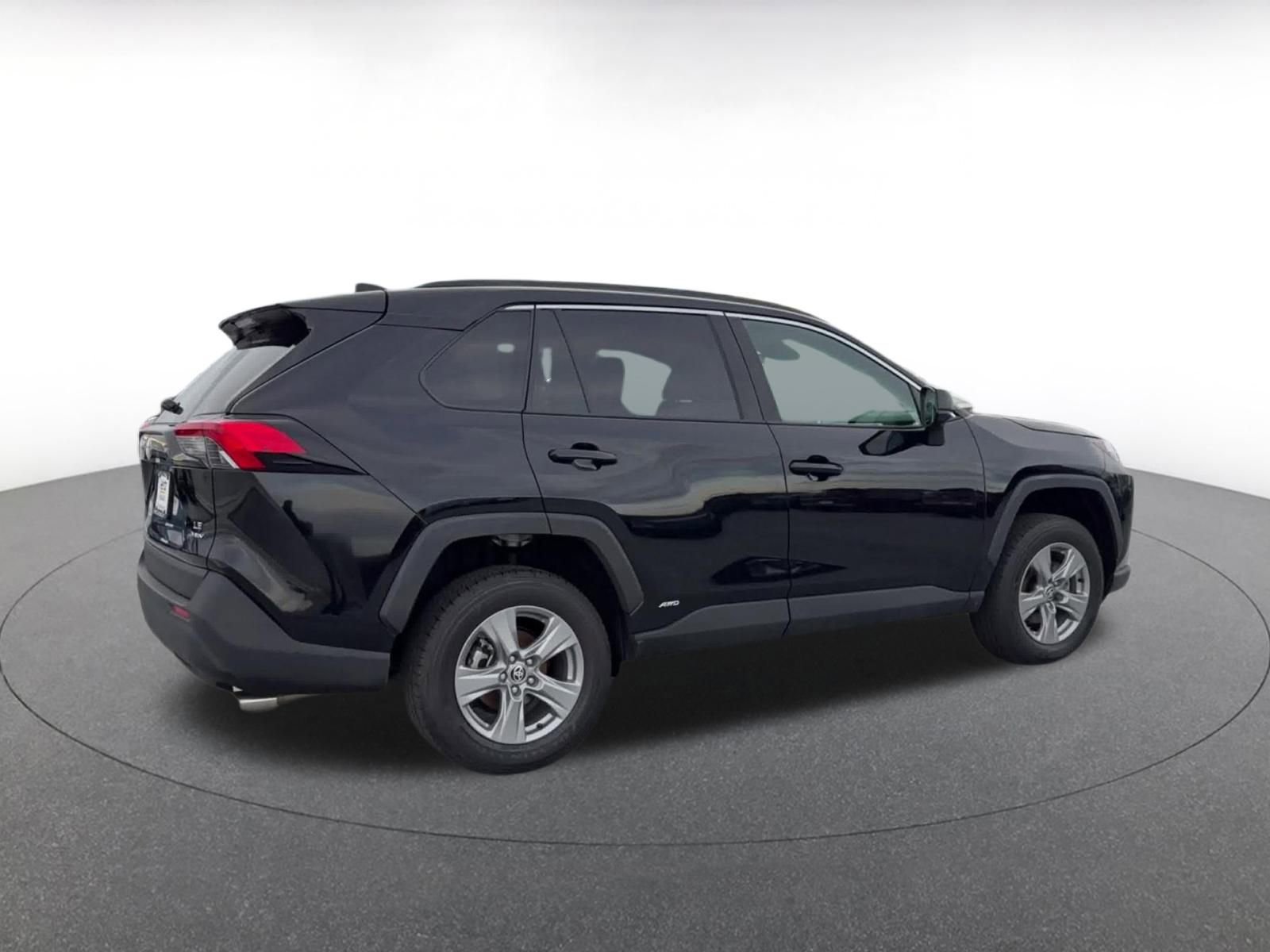 Used 2025 Toyota RAV4 LE image 14