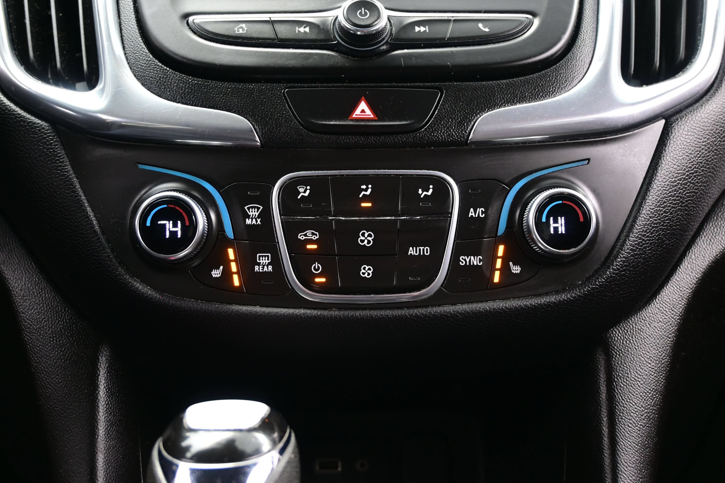 Used 2020 Chevrolet Equinox LT AWD/4WD image 18
