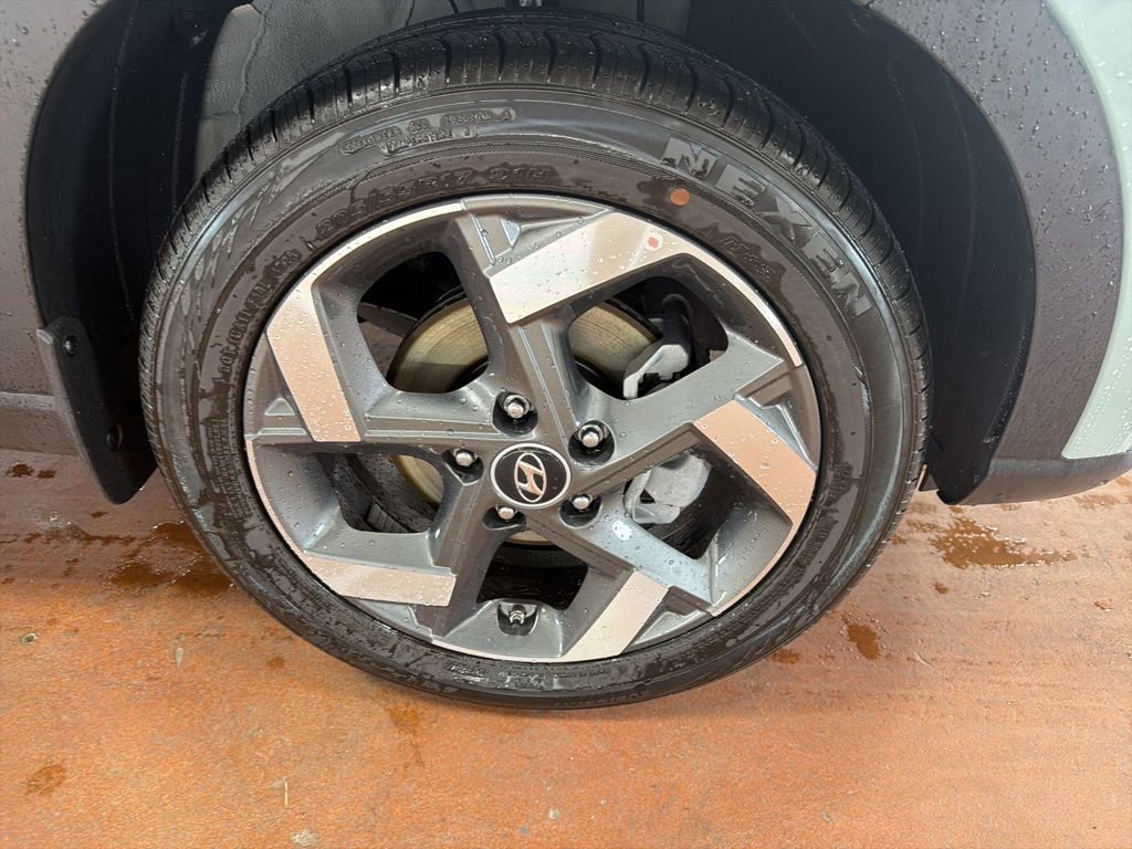 Used 2026 Hyundai Venue SEL FWD image 10