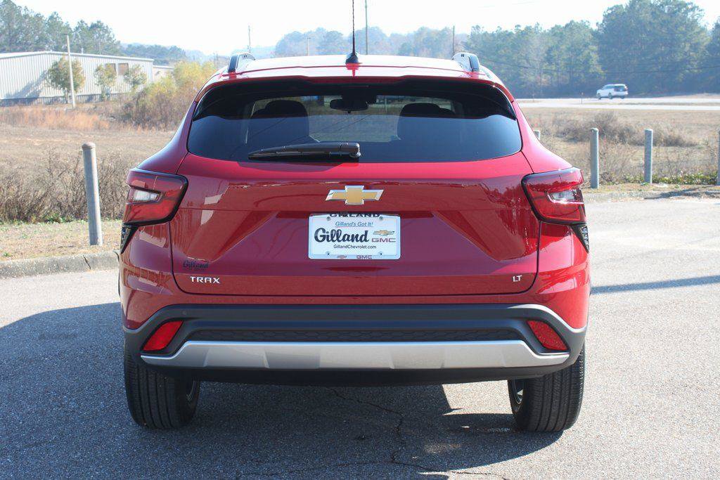 New 2026 Chevrolet Trax LT w/ Driver Confidence Package image 16