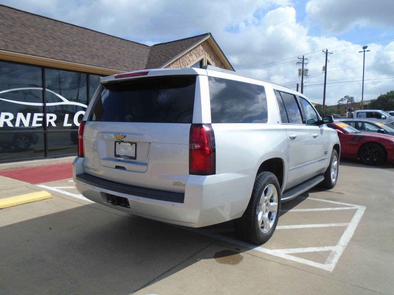 Used 2015 Chevrolet Suburban LT w/ Texas Edition RWD image 8