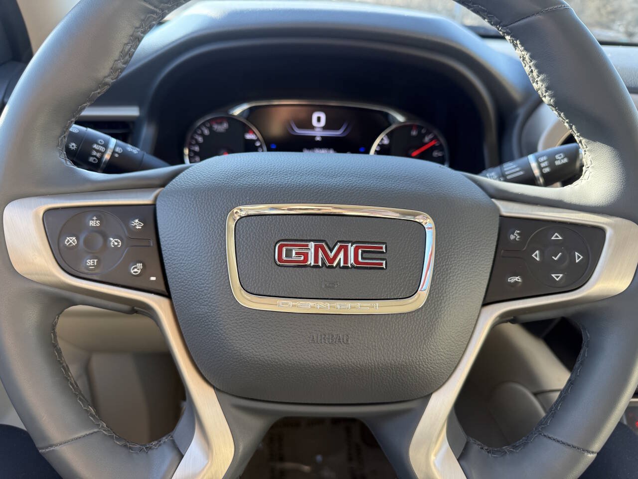 Used 2023 GMC Acadia Denali AWD/4WD image 15