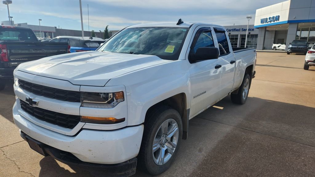 Used 2017 Chevrolet Silverado 1500 Custom w/ Custom Convenience Package AWD/4WD image 3