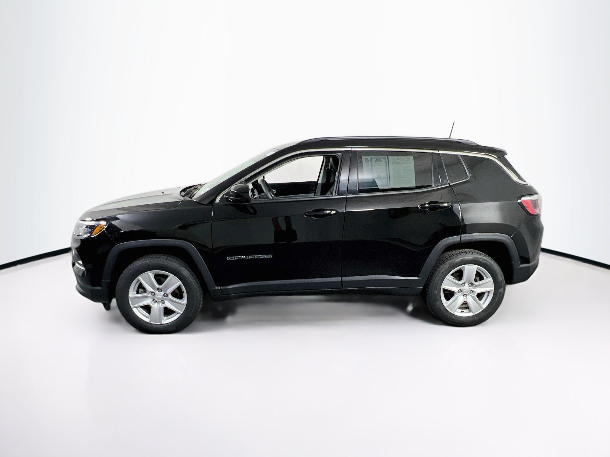 Used 2022 Jeep Compass Latitude AWD/4WD image 8