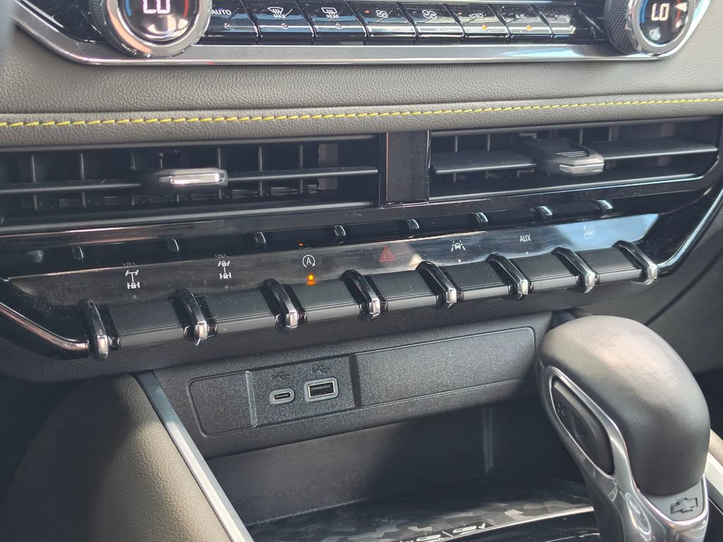 Used 2025 Chevrolet Colorado ZR2 AWD/4WD image 26