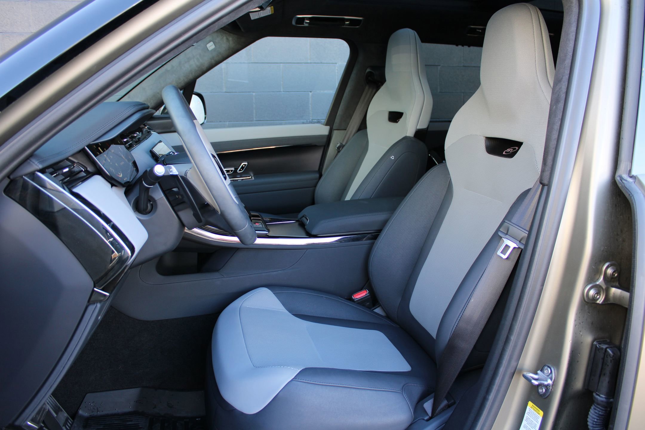 Used 2024 Land Rover Range Rover Sport SV Edition One Carbon Bronze image 21