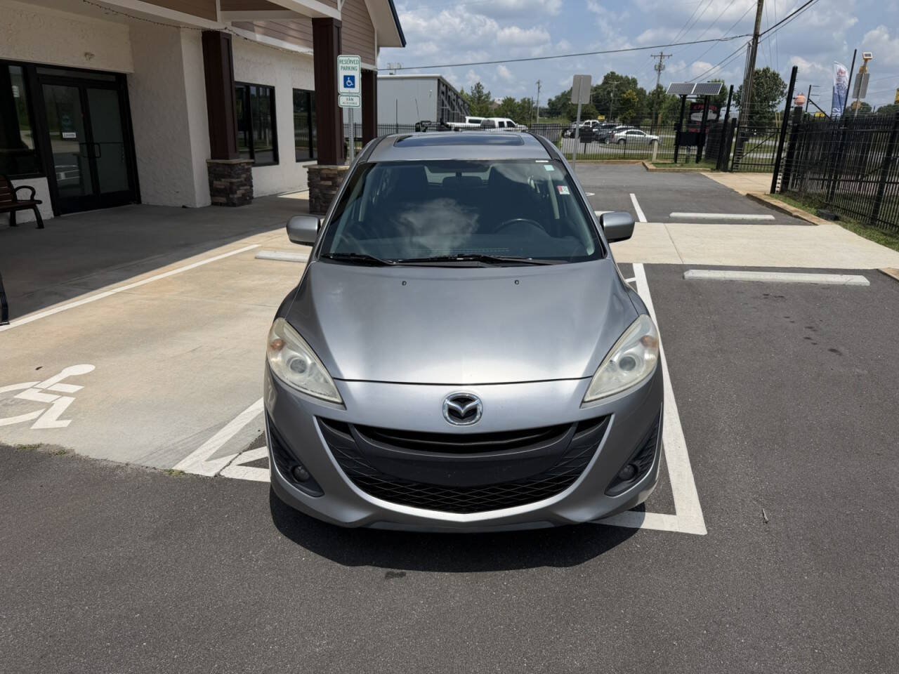 Used 2012 MAZDA MAZDA5 Touring w/ Moonroof & Audio Pkg FWD image 9