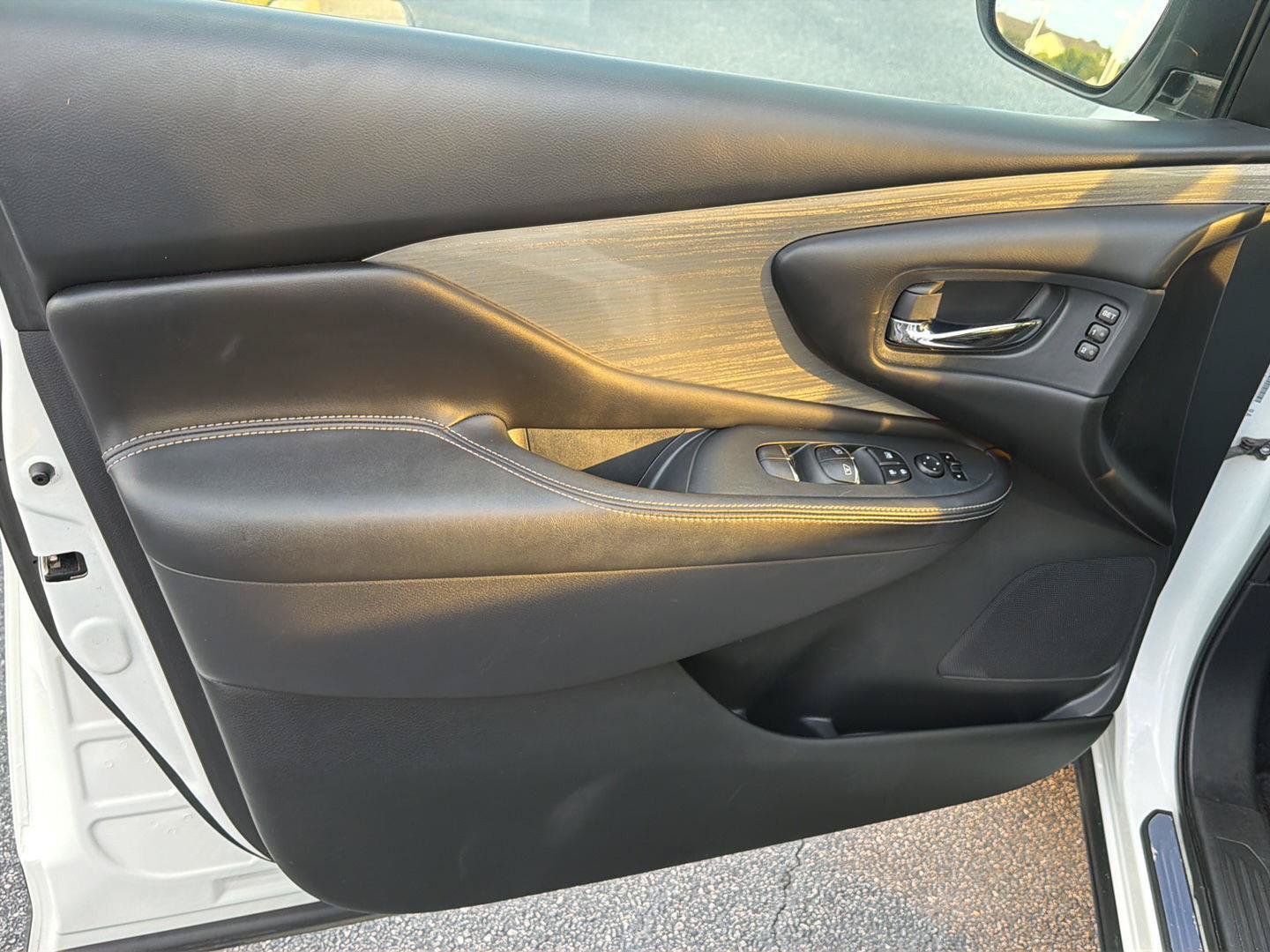 Used 2018 Nissan Murano SL w/ Moonroof Package AWD/4WD image 17