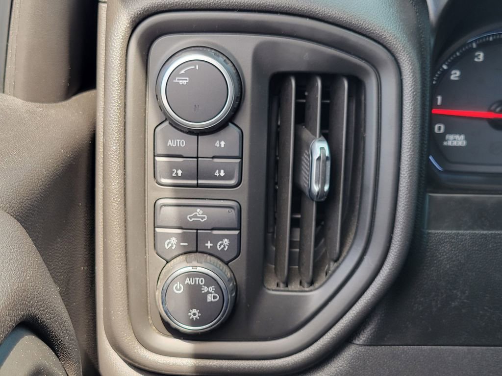 Used 2020 Chevrolet Silverado 1500 Custom Trail Boss w/ Custom Convenience Package image 12