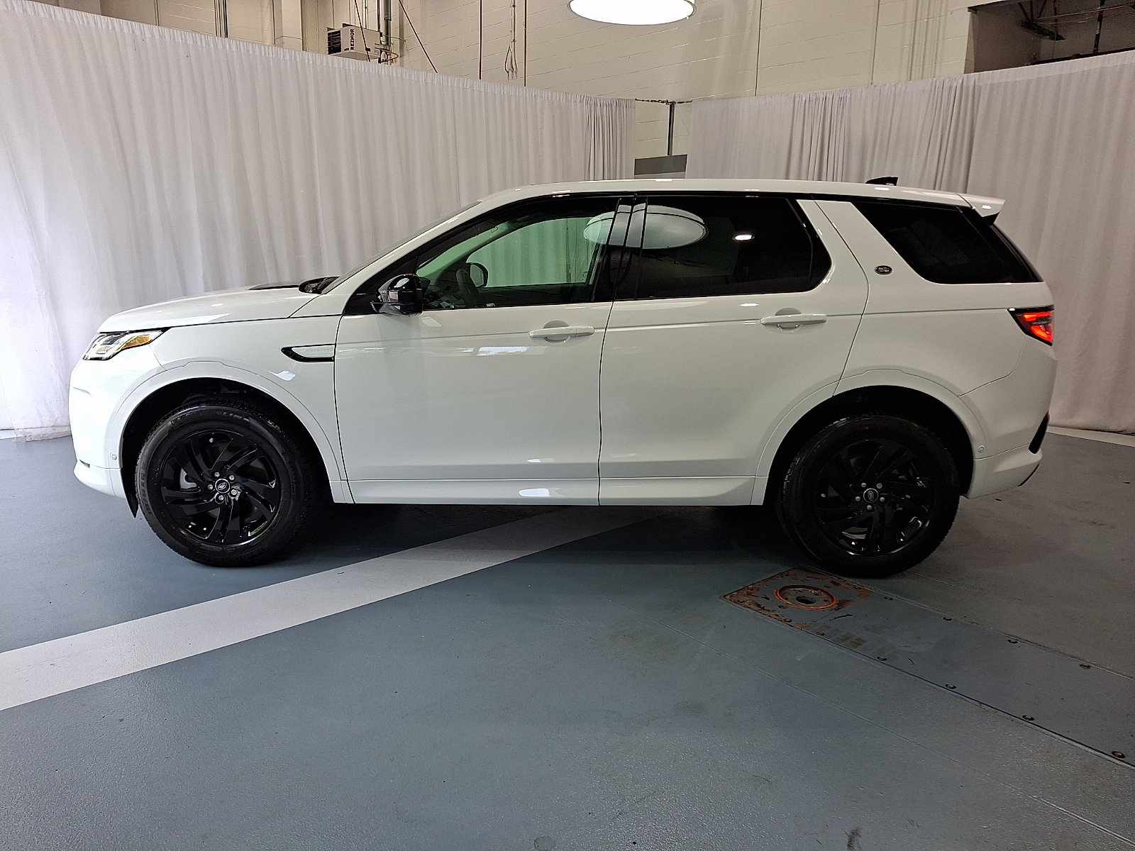 Certified 2025 Land Rover Discovery Sport S AWD/4WD image 7