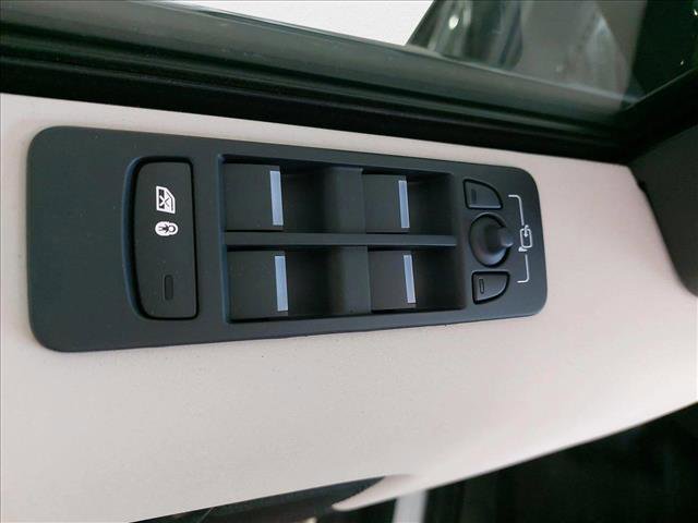 New 2025 Land Rover Discovery Sport S image 26