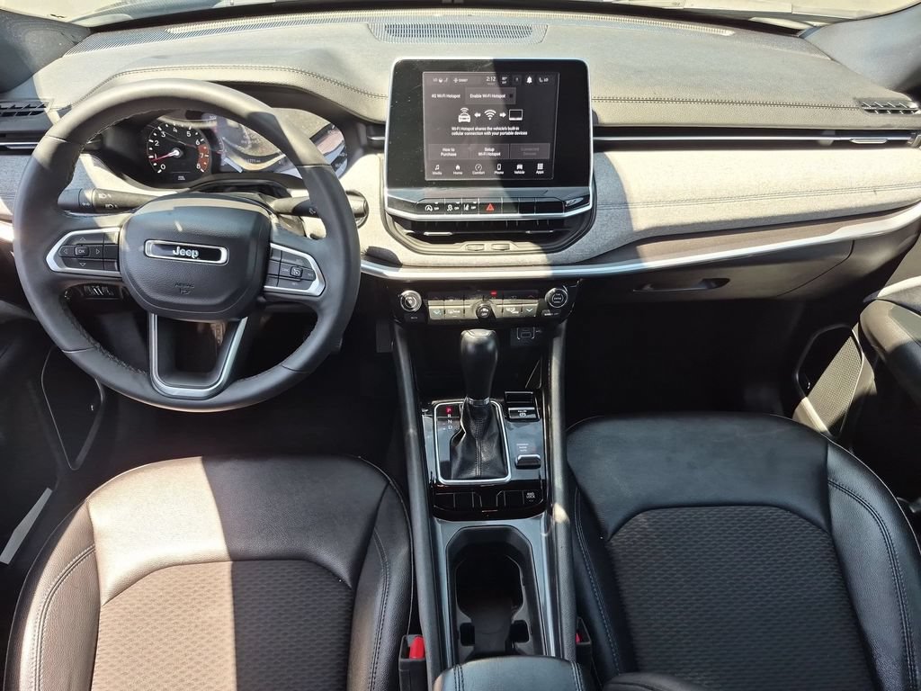 Used 2025 Jeep Compass Latitude w/ Sun & Sound Group AWD/4WD image 26