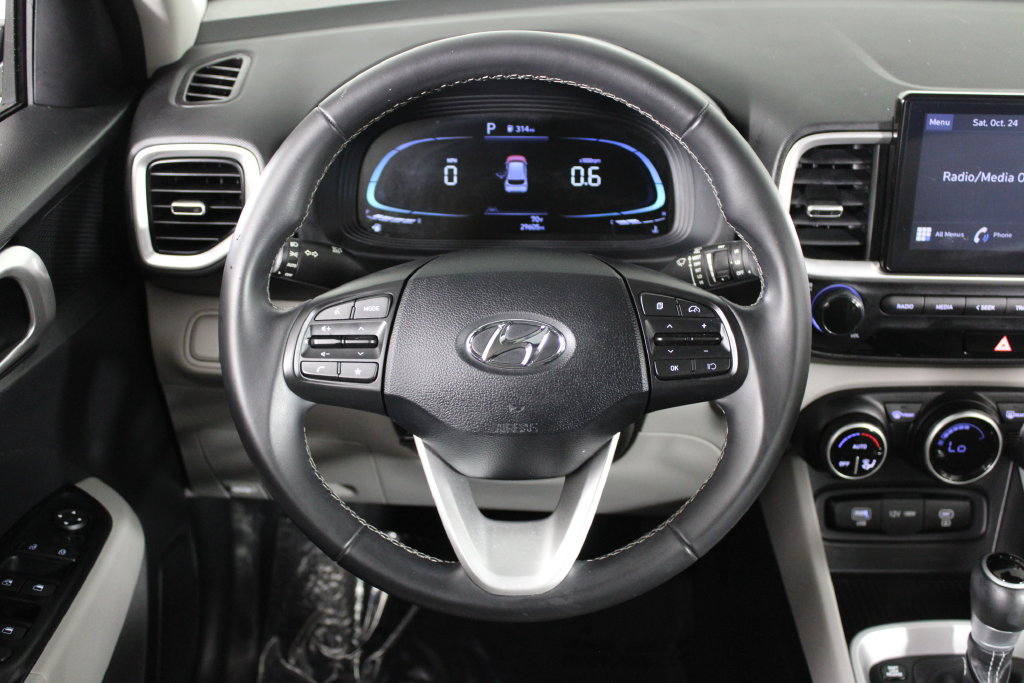 Certified 2024 Hyundai Venue SEL FWD image 10