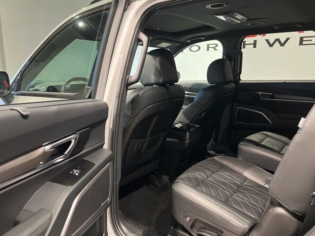 Used 2025 Kia Telluride AWD image 45