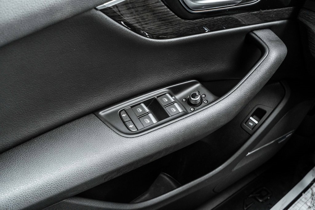 Used 2018 Audi Q7 3.0T Premium Plus w/ Premium Plus Package image 16
