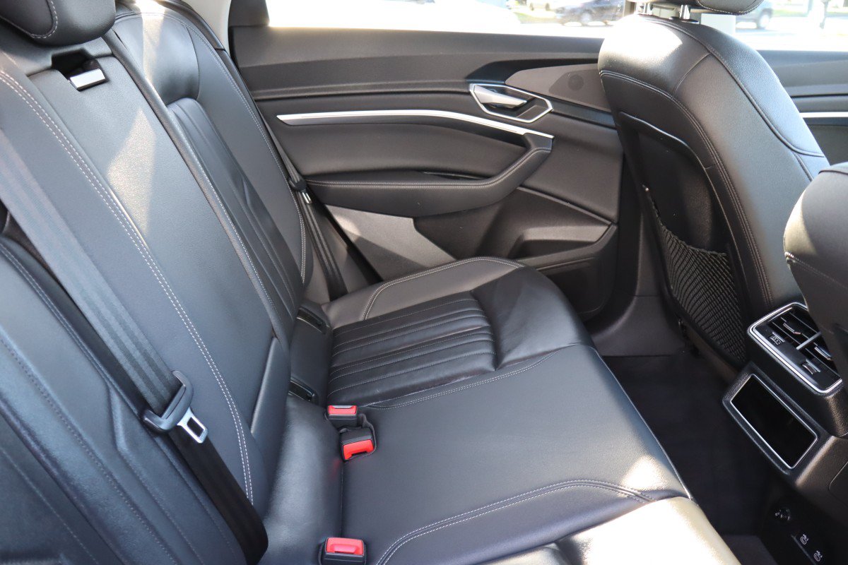 Used 2021 Audi e-tron Premium w/ Convenience Plus Package AWD/4WD image 24
