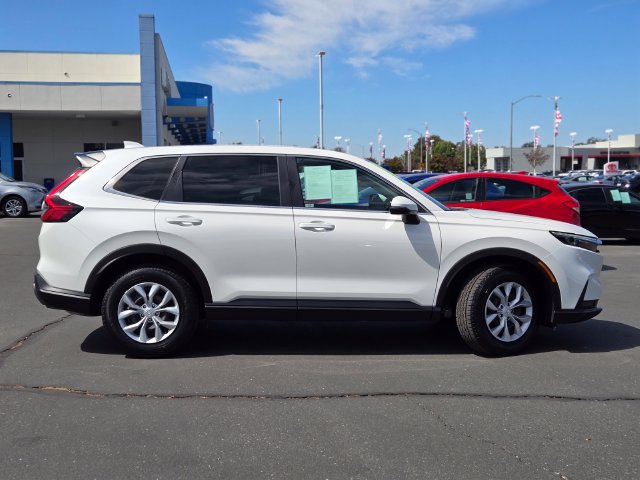 Used 2023 Honda CR-V LX image 3