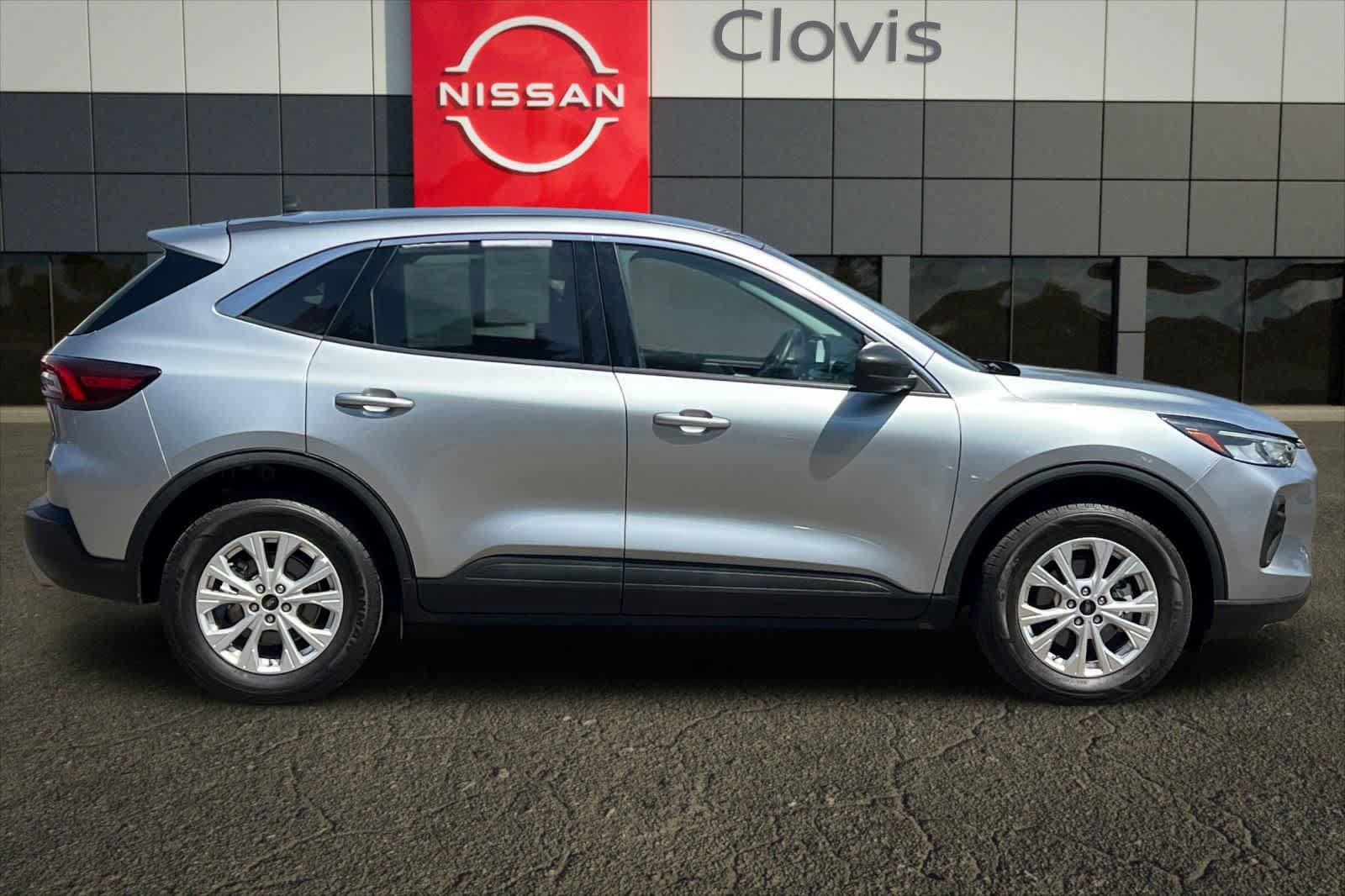 Used 2024 Ford Escape Active AWD/4WD image 9