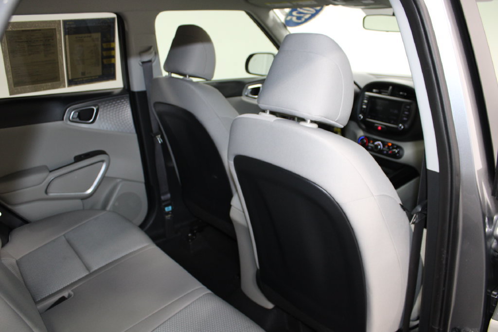Used 2025 Kia Soul LX w/ LX Technology Package FWD image 26