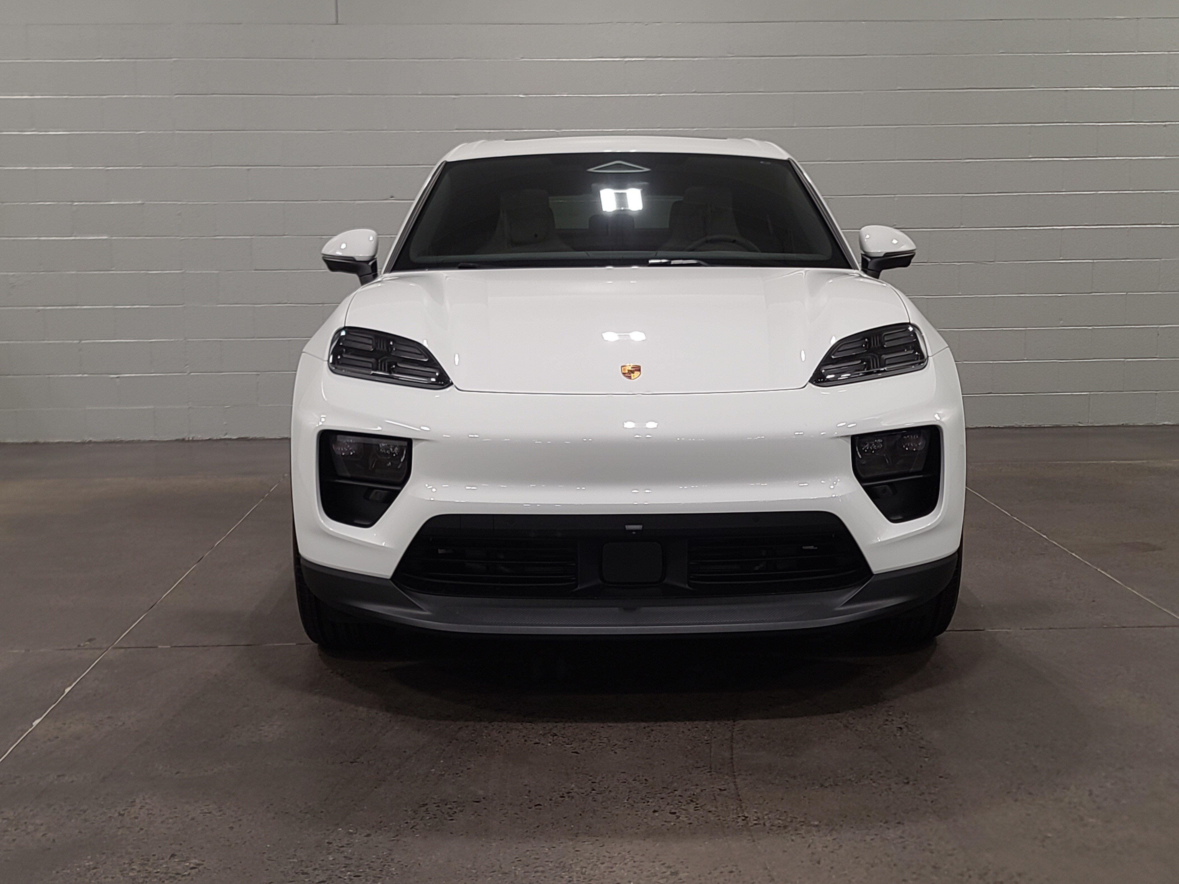 New 2026 Porsche Macan Electric RWD image 8