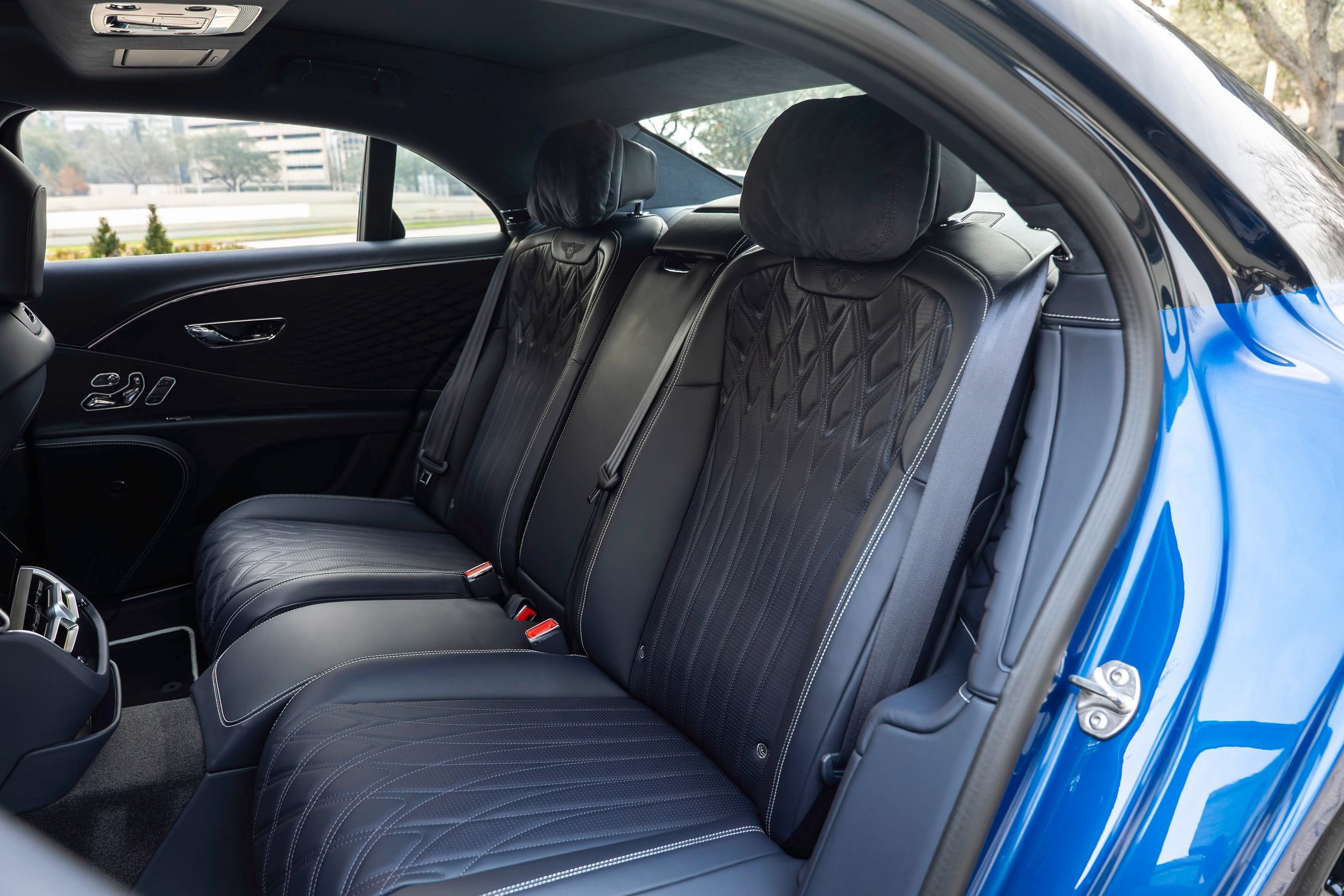 Certified 2026 Bentley Flying Spur Plug-In Hybrid AWD/4WD image 43