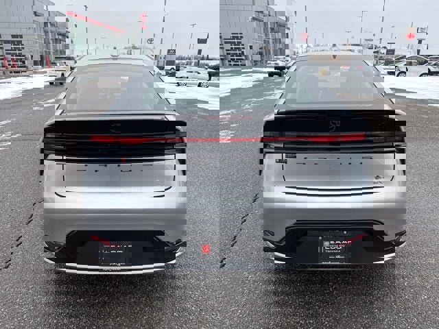 Used 2025 Toyota Prius XLE image 10