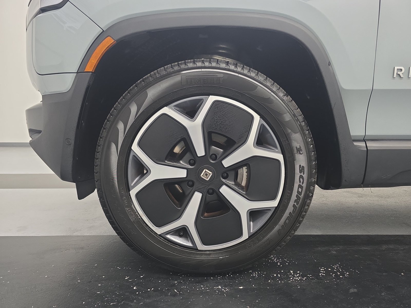 Used 2024 Rivian R1T Adventure Dual AWD/4WD image 9