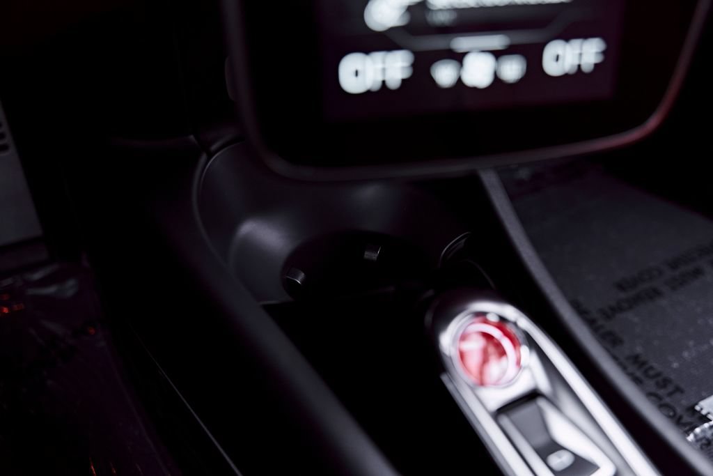 Used 2024 McLaren Artura RWD image 78