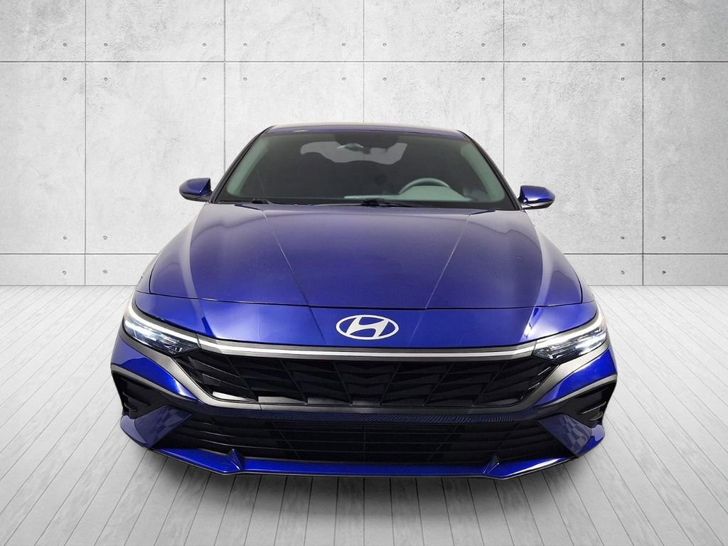 Used 2024 Hyundai Elantra SEL FWD image 2