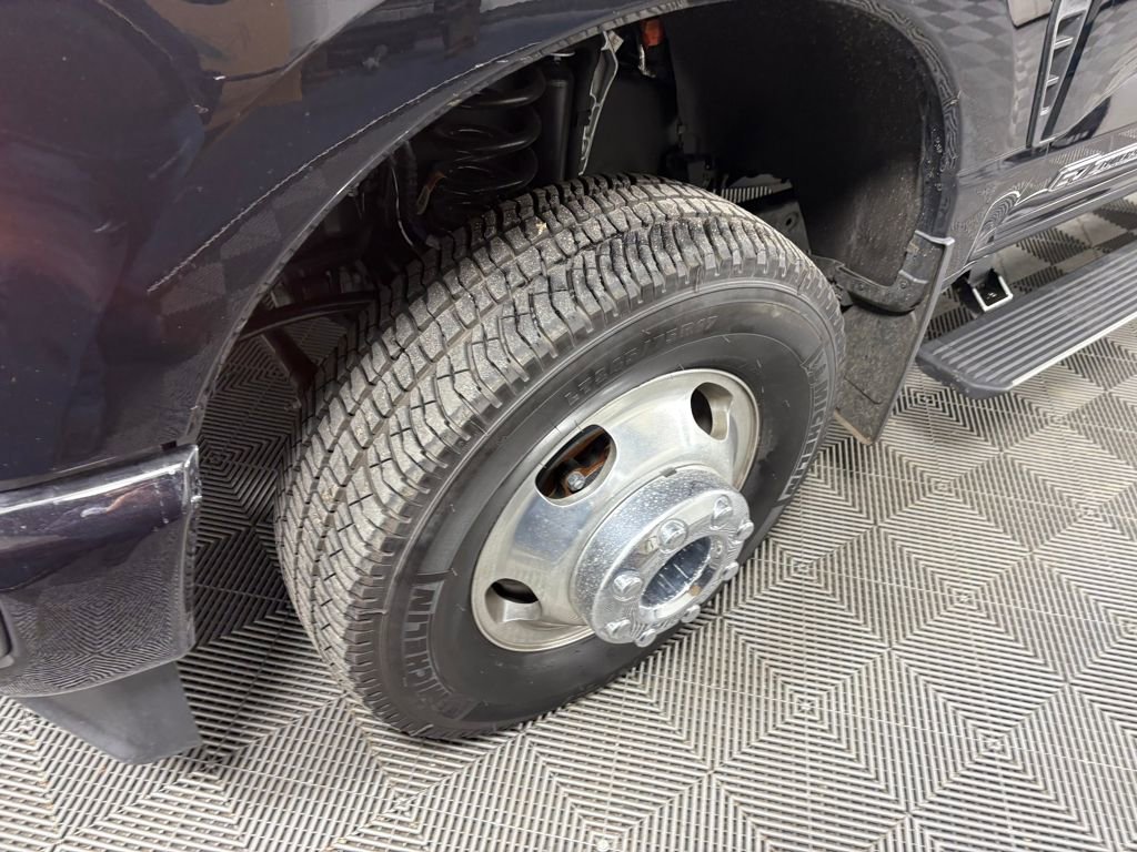 Certified 2025 Ford F350 Platinum image 10