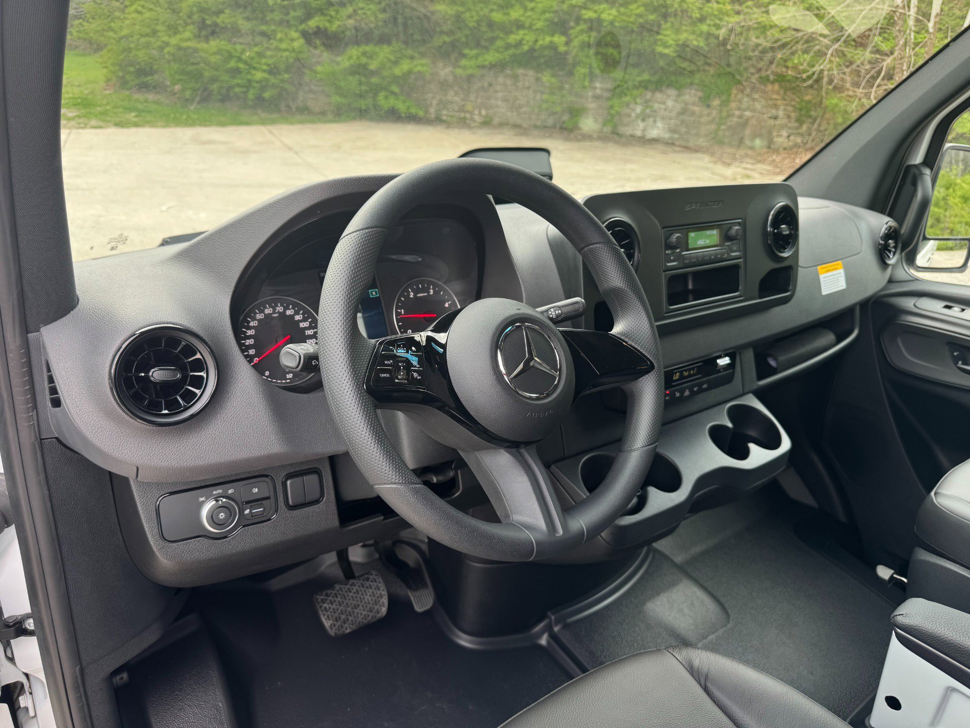 Used 2025 Mercedes-Benz Sprinter 2500 image 16
