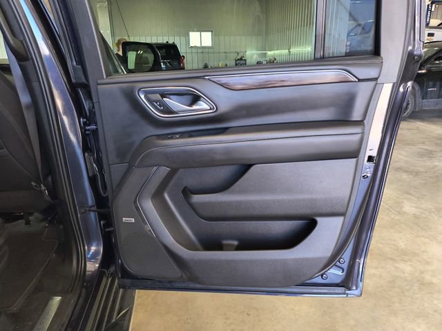 Used 2022 Chevrolet Suburban LT w/ Luxury Package AWD/4WD image 25