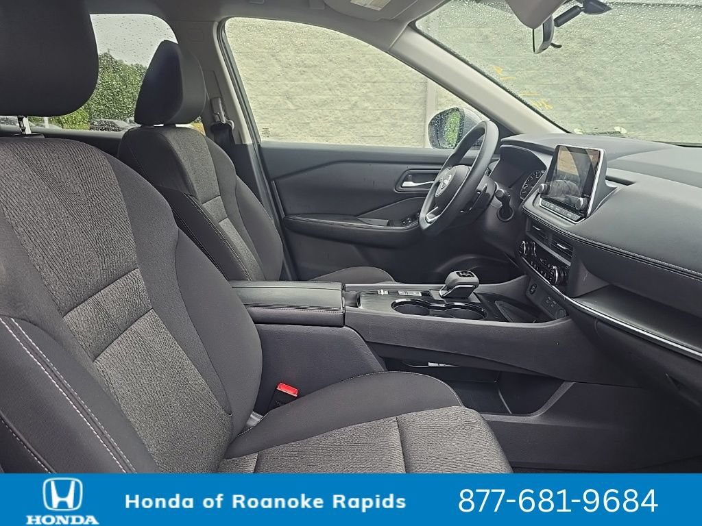 Used 2024 Nissan Rogue SV FWD image 12