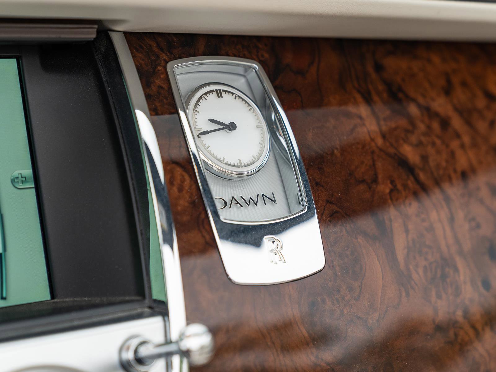 Used 2017 Rolls-Royce Dawn image 26