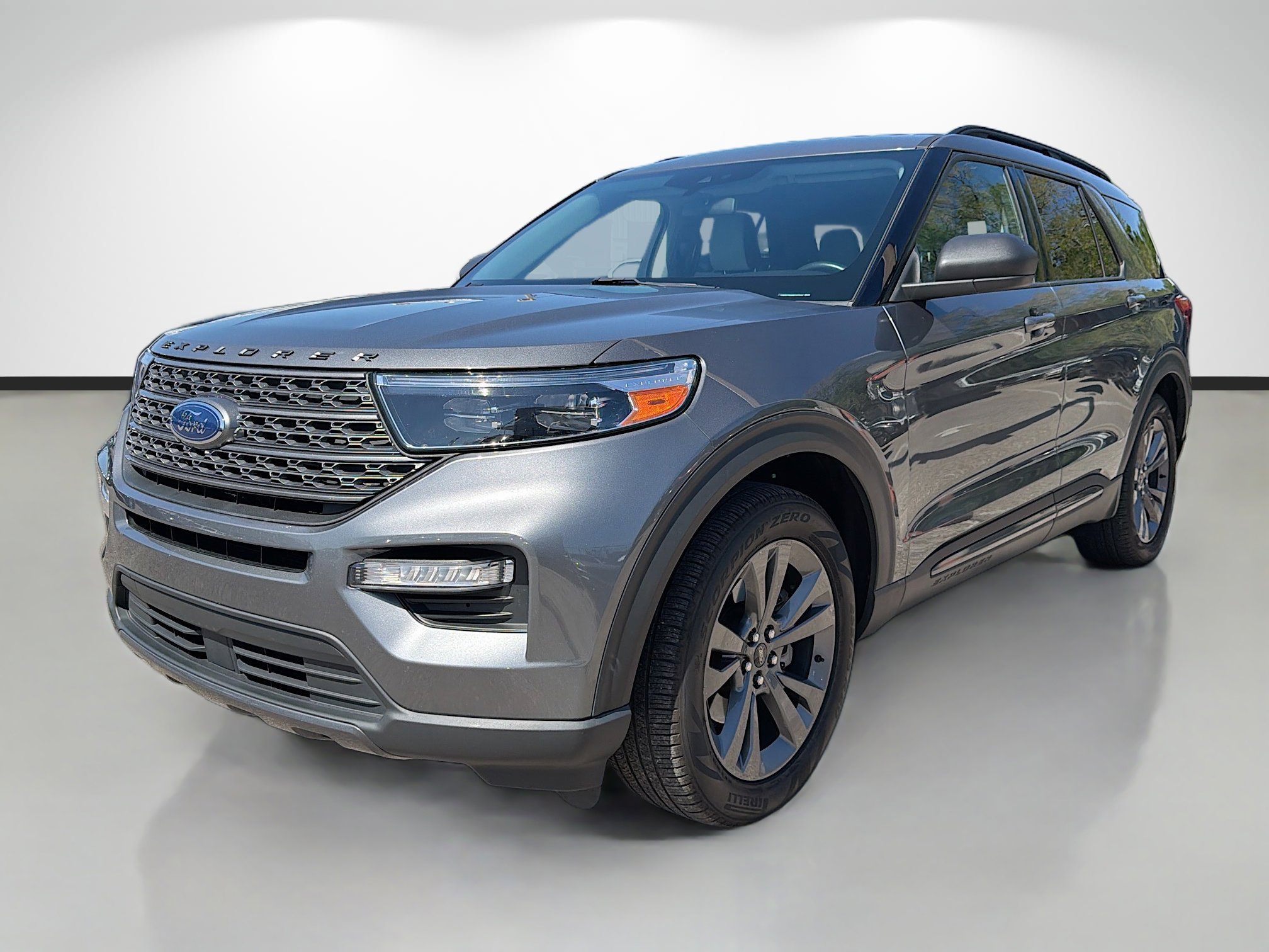 Used 2021 Ford Explorer XLT w/ Equipment Group 202A RWD image 7