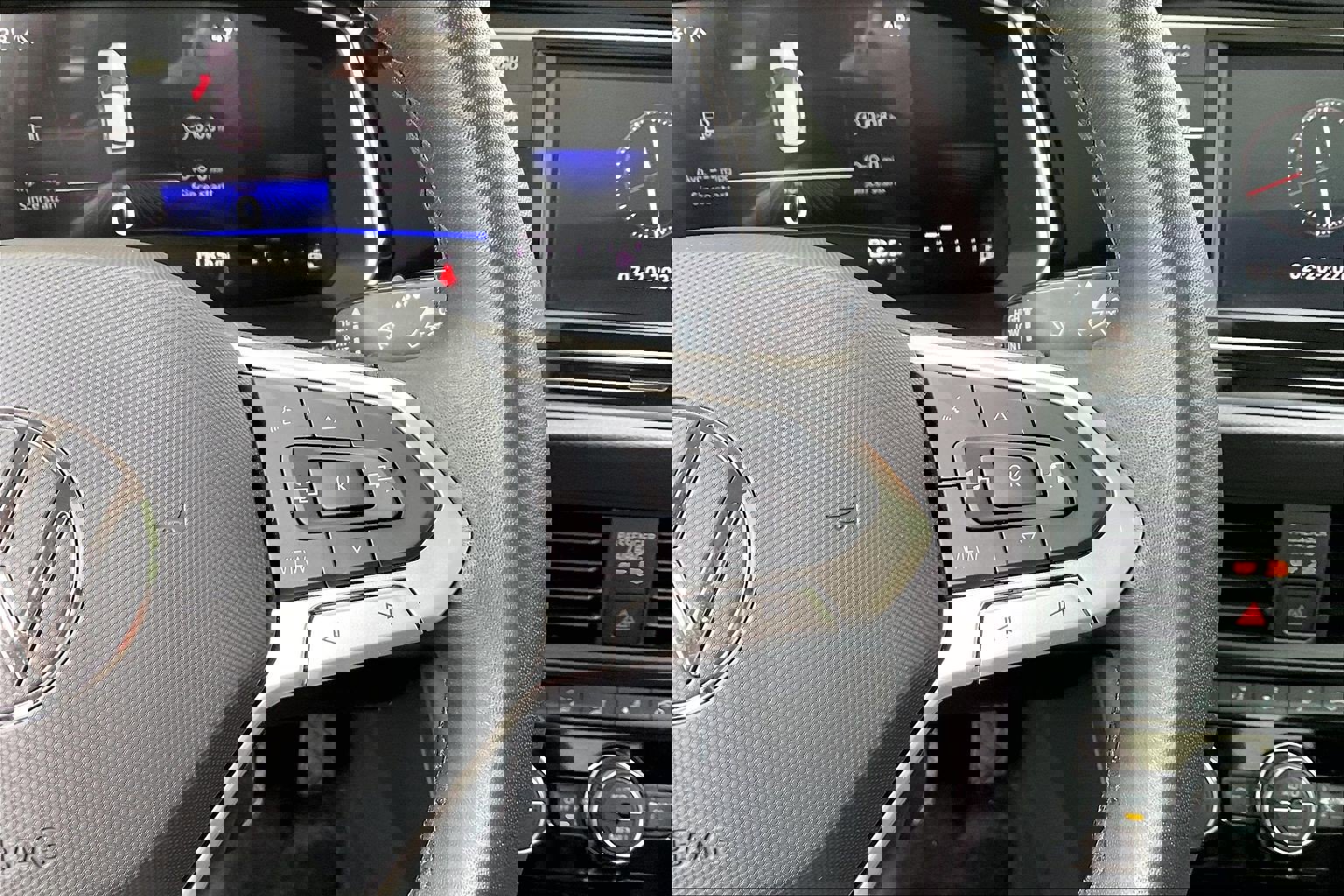 Certified 2024 Volkswagen Jetta SE w/ Panoramic Sunroof Package image 19