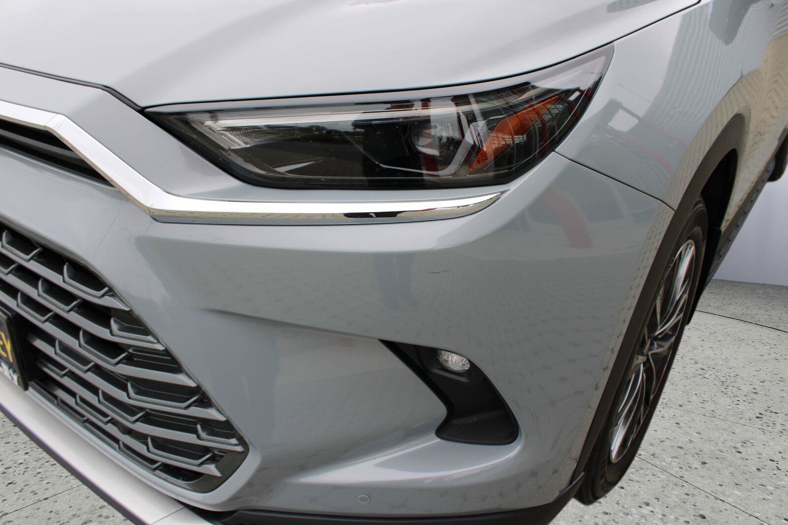 Used 2025 Toyota Grand Highlander AWD Hybrid image 10