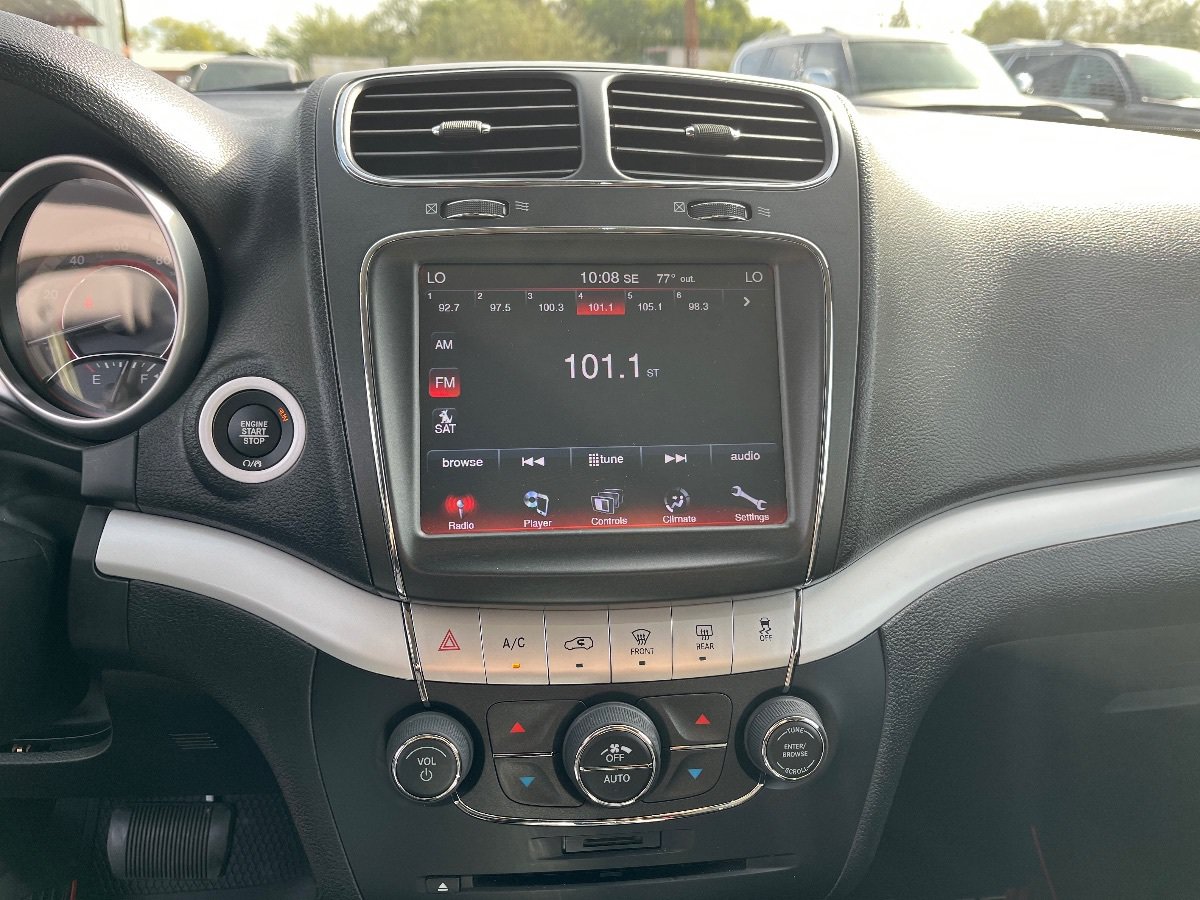 Used 2019 Dodge Journey SE FWD image 9
