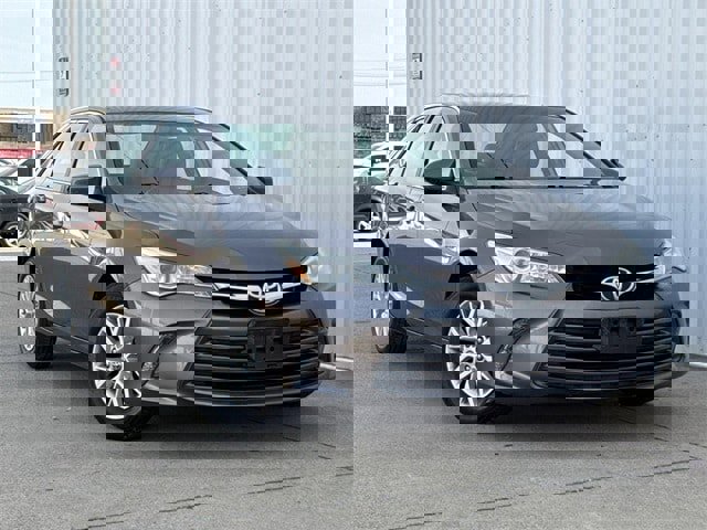 Used 2016 Toyota Camry LE